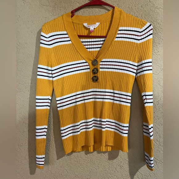 Long sleeve button up, blouse, size medium - Picture 1 of 3